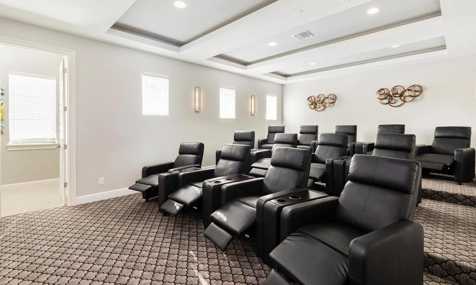 Upscale 8 Bdrm Villa With Home Theater At Reunion Кисими Екстериор снимка